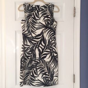 🎀PRICE REDUCED🎀Palm print dress, size 6